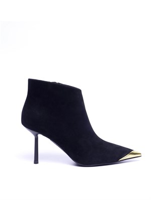 {{photo.Alt || photo.Description || 'Замшевые ботильоны Aidini'}}