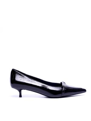 {{photo.Alt || photo.Description || 'Туфли лаковые Aidini'}}